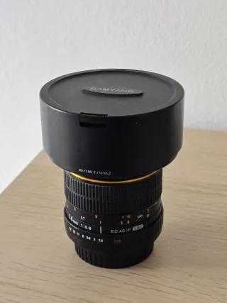 Samyang 14mm 2.8 Canon EF (funciona perfectamente)