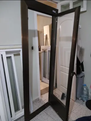 Puerta aluminio con cristal