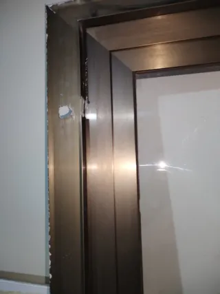 Puerta aluminio con cristal