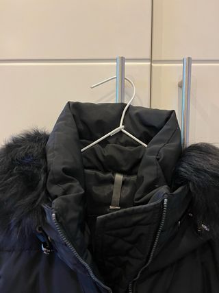 Abrigo plumífero Massimo Dutti con capucha