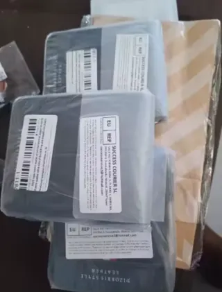 Cartera de piel Dizorris para hombre