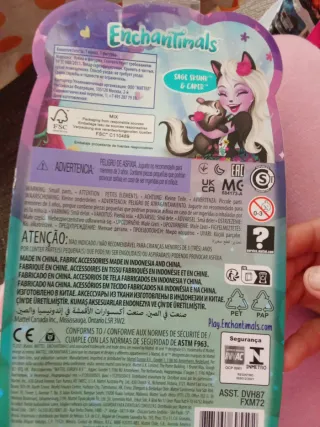 Enchantimals Muñeca Sage Skunk & Caper