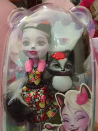Enchantimals Muñeca Sage Skunk & Caper