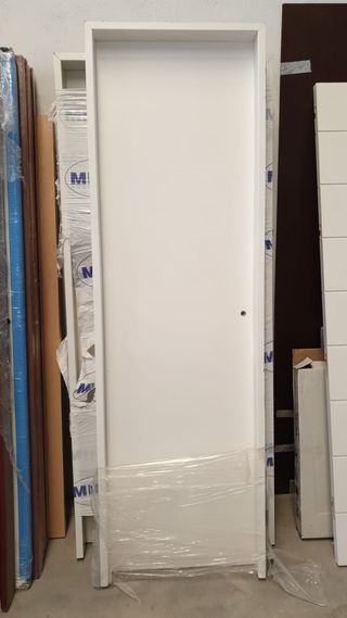 Puerta lacada en blanco