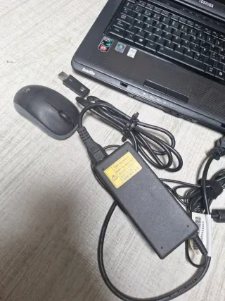 Computer portatile Toshiba nero + accessori