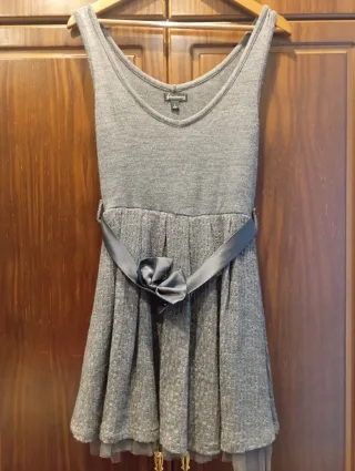 Vestido gris talla L con cinturón