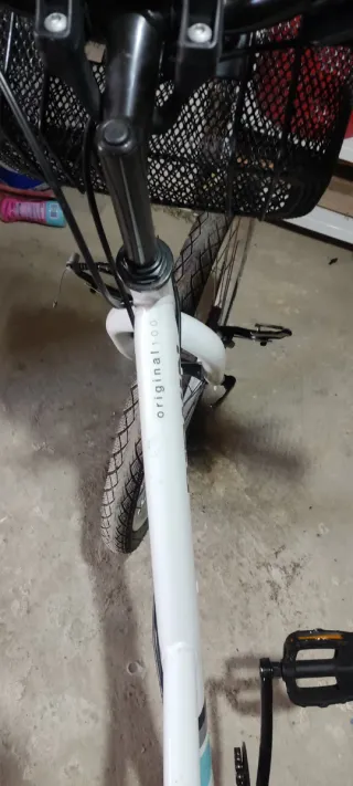 Bicicleta BTWIN blanca