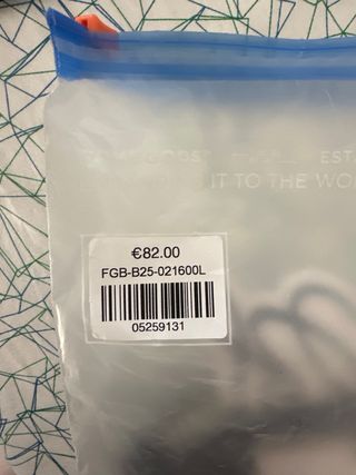 Camiseta azul con logo estrella