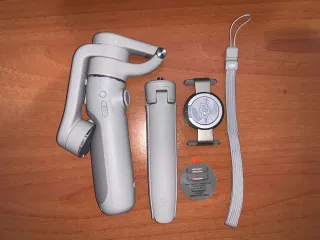 DJI OM 5 Estabilizador Móvil Gimbal + Acc