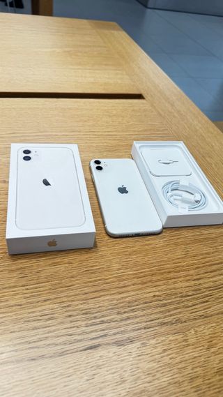 iPhone 11 Blanco 128GB caja y cable