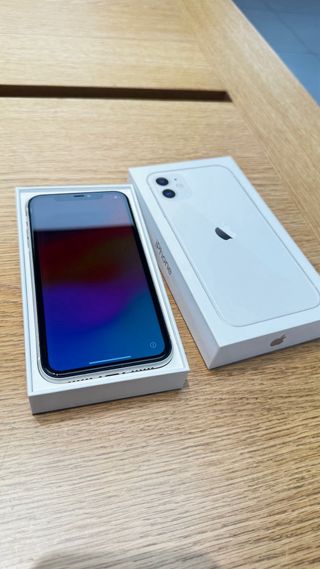 iPhone 11 Blanco 128GB caja y cable