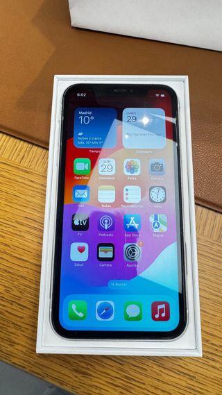 iPhone 11 Blanco 128GB caja y cable