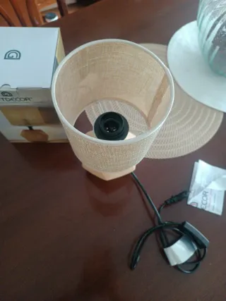 Lámpara de mesa Giftdecor madera y tela