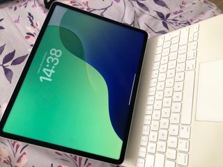 iPad Pro 12.9 5ª Gen + Teclado Mágico