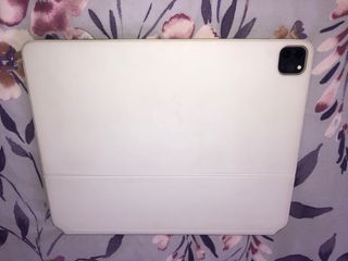 iPad Pro 12.9 5ª Gen + Teclado Mágico