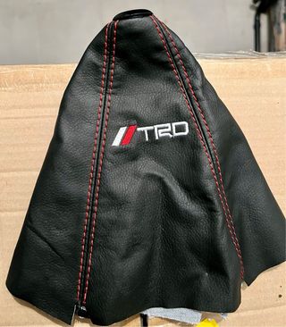 Pomo y funda cambio Toyota TRD