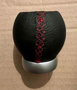 Pomo y funda cambio Toyota TRD