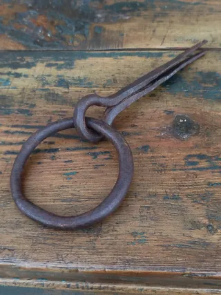 Argolla antigua de forja. Tirador