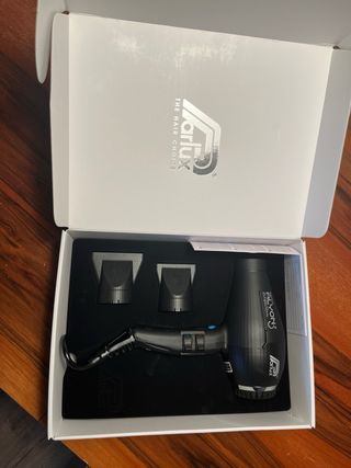 Secador de pelo PARLUX ALYON de color negro mate