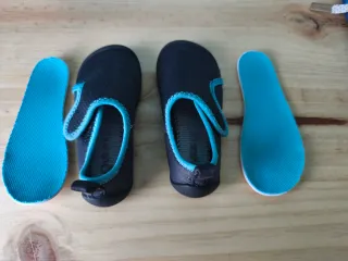 Escarpines negros Decathlon talla 24