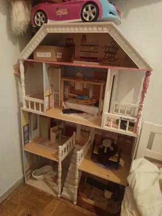 Casa de muñecas con accesorios