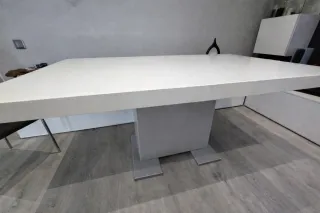 Mesa lacada blanca moderna