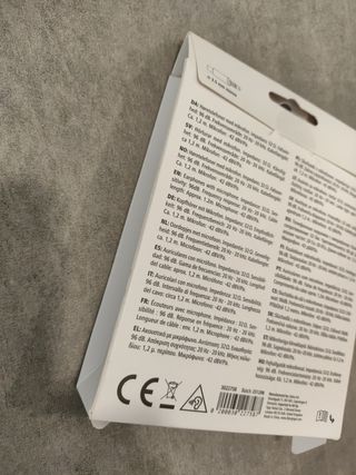 Auriculares TCL con micrófono gris y rosa