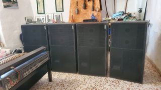 Altavoces EAW Negros