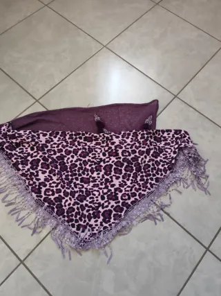 Sciarpa viola con stampa animalier,due in uno