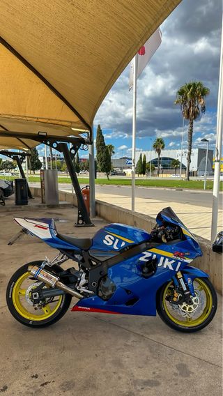 Suzuki GSX R750