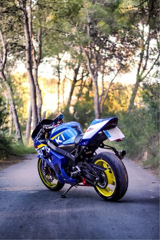 Suzuki GSX R750