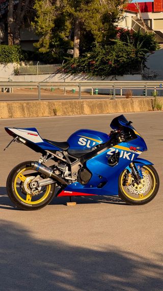 Suzuki GSX R750