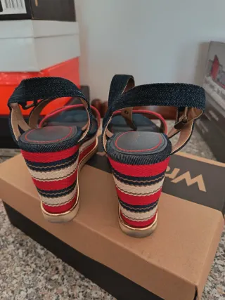 Sandali Sunshine Kelly Cross WL181700 blu e rossi