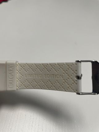 Reloj Calgary Blanco con Rayas Rojas y Azules