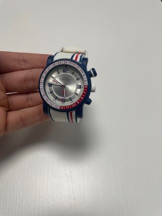 Reloj Calgary Blanco con Rayas Rojas y Azules