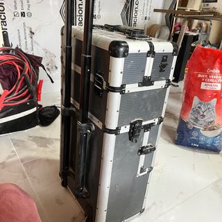 Maletín de herramientas con ruedas