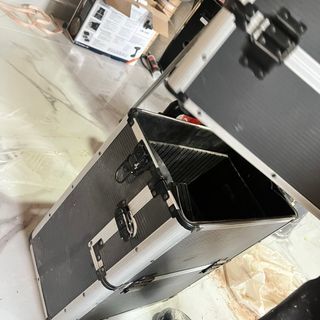 Maletín de herramientas con ruedas