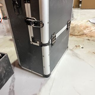 Maletín de herramientas con ruedas