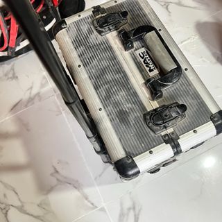 Maletín de herramientas con ruedas