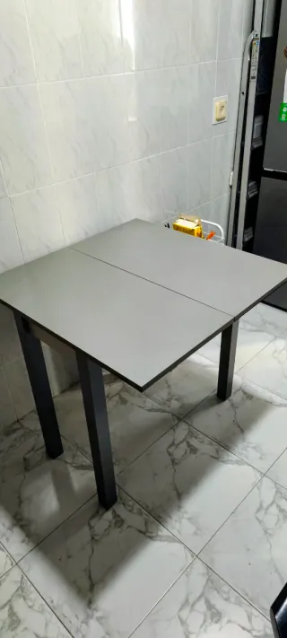 Mesa de cocina plegable cristal y metal