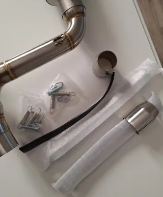 Escapes Suzuki Gsr 600