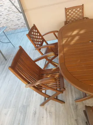 Tavolo da giardino in legno