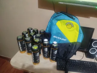 Pack Pádel: 12 Botes 1 Mochila y 2 Overgrip