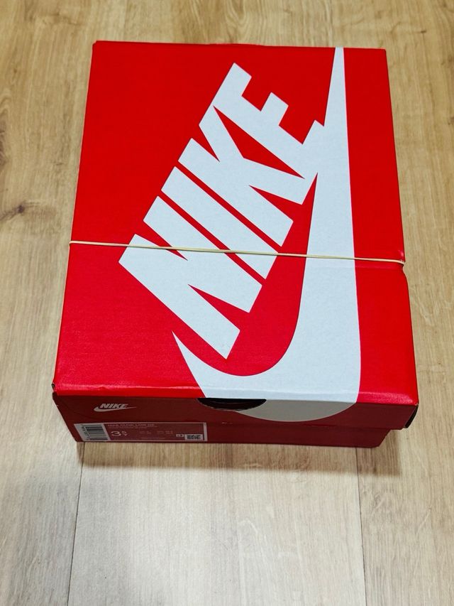 Nike Dunk Talla 35.5 Rojas