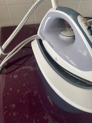 Centro de planchado Bluesky completo y funcionando