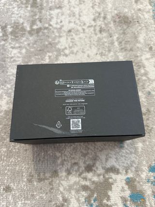 Caixa Yves Saint Laurent Preta e Dourada