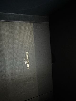 Caixa Yves Saint Laurent Preta e Dourada