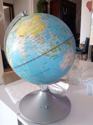 Globo Terraqueo con Base