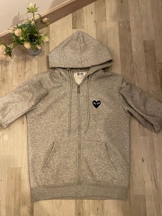 Sudadera Gris Comme des Garçons PLAY