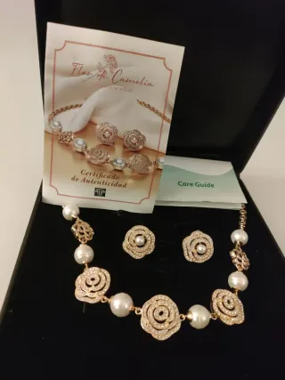 Conjunto Collar y Pendientes Perlas Flor